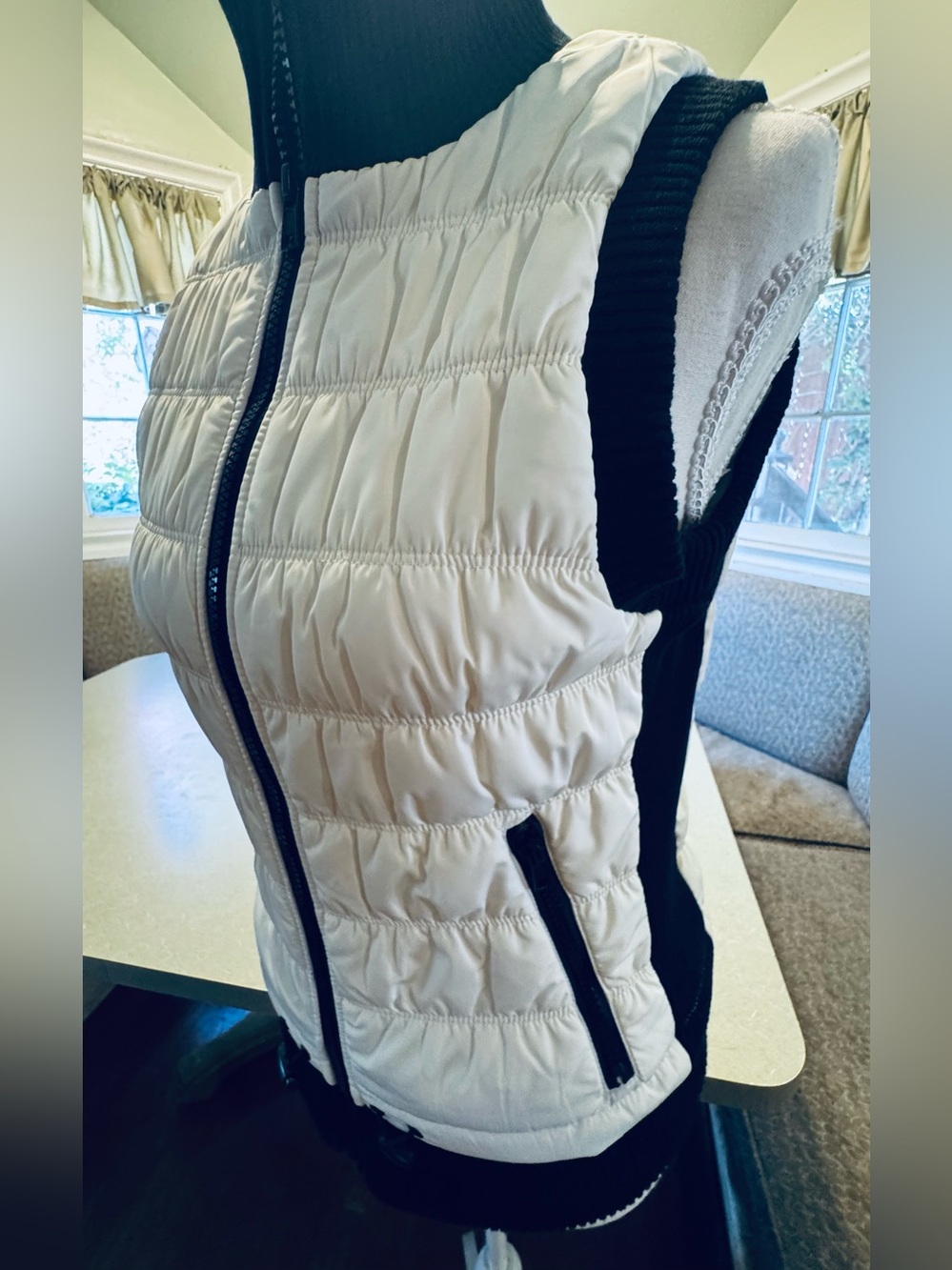 Black Rivet G-III Ivory Black Puffer Vest Mixed Media XS